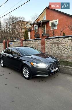 Седан Ford Fusion 2016 в 