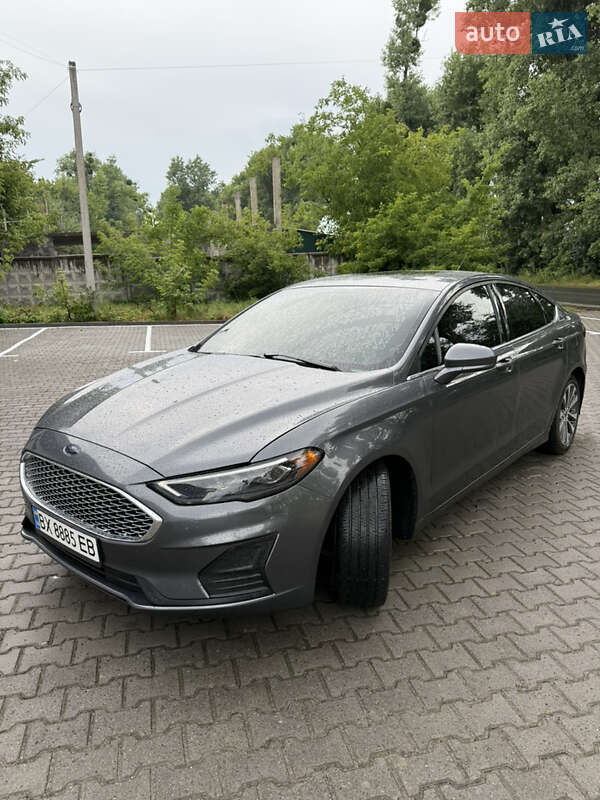 Седан Ford Fusion 2019 в 