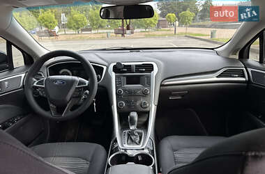 Седан Ford Fusion 2015 в 