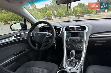 Седан Ford Fusion 2015 в 