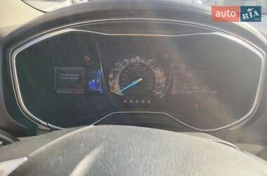 Седан Ford Fusion 2016 в 