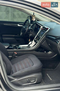 Седан Ford Fusion 2014 в 