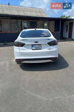 Седан Ford Fusion 2015 в 