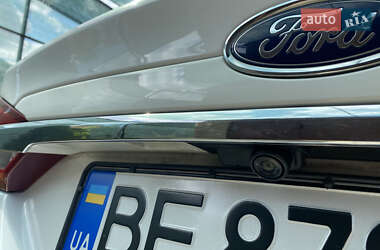Седан Ford Fusion 2016 в 