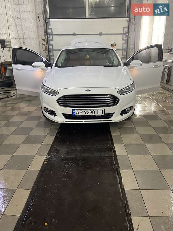Седан Ford Fusion 2014 в 