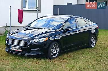 Седан Ford Fusion 2015 в 