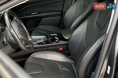Седан Ford Fusion 2015 в 
