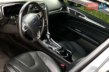Седан Ford Fusion 2015 в 