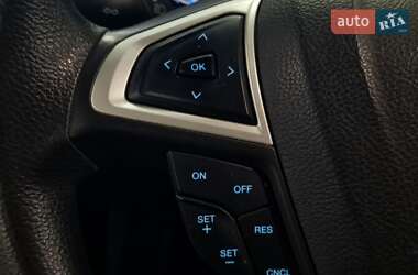 Седан Ford Fusion 2014 в 