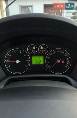 Хэтчбек Ford Fusion 2011 в 