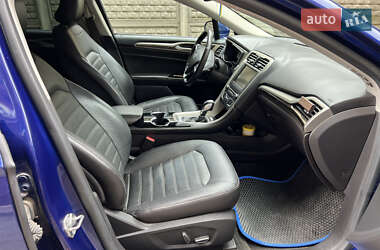 Седан Ford Fusion 2015 в 