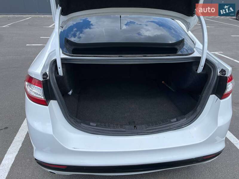 Седан Ford Fusion 2015 в Киеве