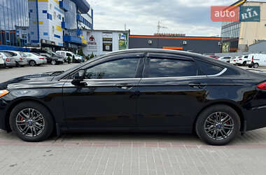 Седан Ford Fusion 2019 в 