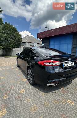 Седан Ford Fusion 2017 в 
