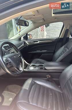 Седан Ford Fusion 2017 в 
