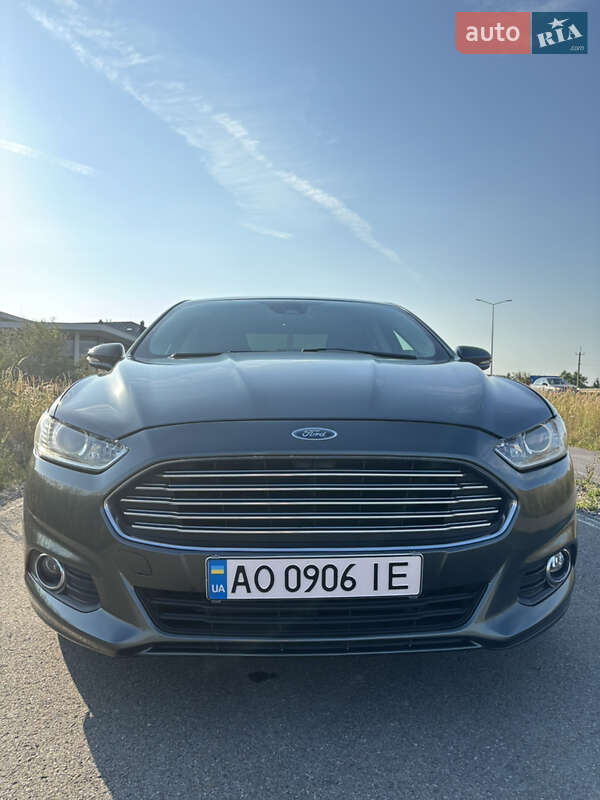 Седан Ford Fusion 2014 в Ужгороде