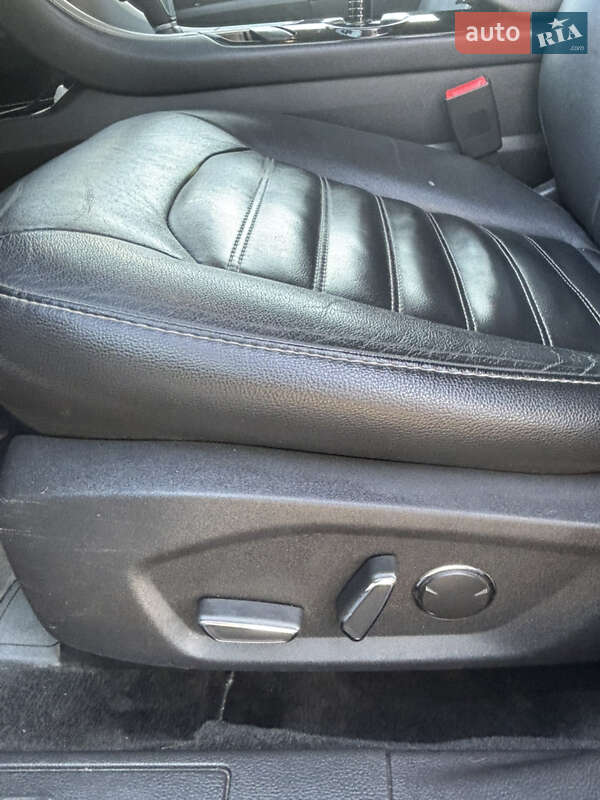 Седан Ford Fusion 2014 в Ужгороде