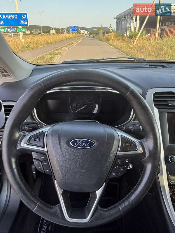Седан Ford Fusion 2014 в Ужгороде