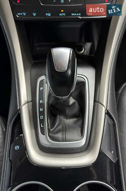 Седан Ford Fusion 2013 в 