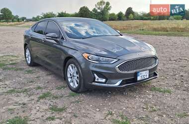 Седан Ford Fusion 2019 в Александрие
