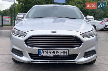 Седан Ford Fusion 2015 в 