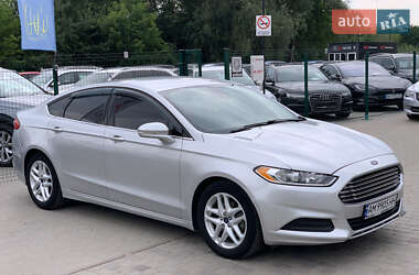Седан Ford Fusion 2015 в 