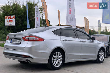 Седан Ford Fusion 2015 в 