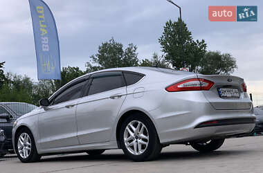 Седан Ford Fusion 2015 в 
