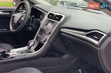 Седан Ford Fusion 2015 в 