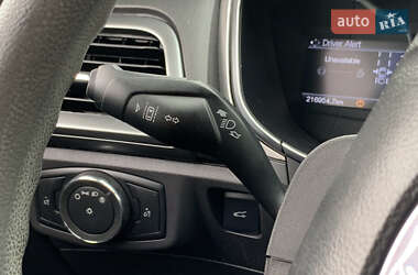 Седан Ford Fusion 2015 в 
