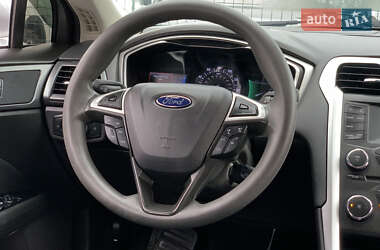 Седан Ford Fusion 2015 в 