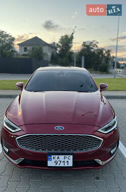 Седан Ford Fusion 2019 в 