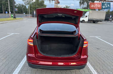 Седан Ford Fusion 2019 в 
