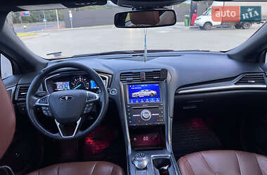 Седан Ford Fusion 2019 в 