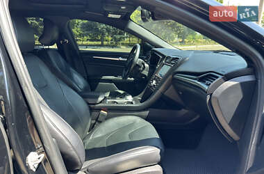 Седан Ford Fusion 2016 в 