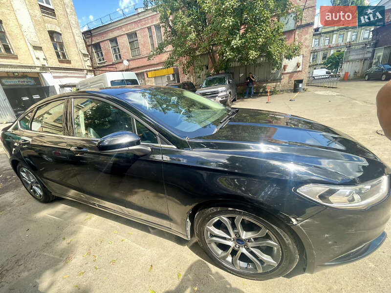 Седан Ford Fusion 2017 в 