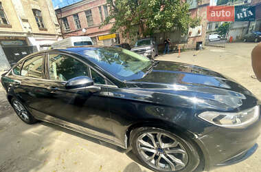 Седан Ford Fusion 2017 в 