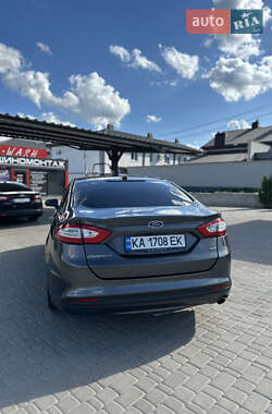 Седан Ford Fusion 2016 в 