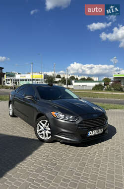 Седан Ford Fusion 2016 в 