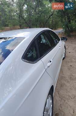 Седан Ford Fusion 2015 в 