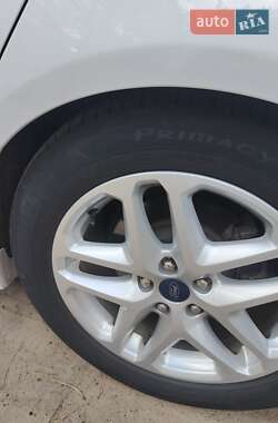 Седан Ford Fusion 2015 в 