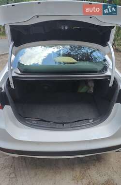 Седан Ford Fusion 2015 в 