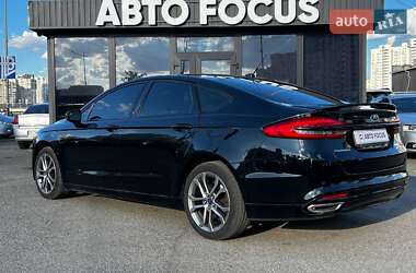Седан Ford Fusion 2016 в 