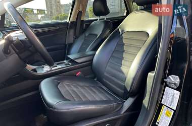Седан Ford Fusion 2016 в 