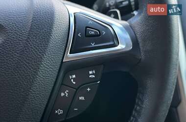 Седан Ford Fusion 2016 в 