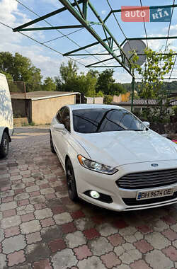 Седан Ford Fusion 2015 в 