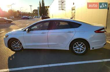 Седан Ford Fusion 2015 в 