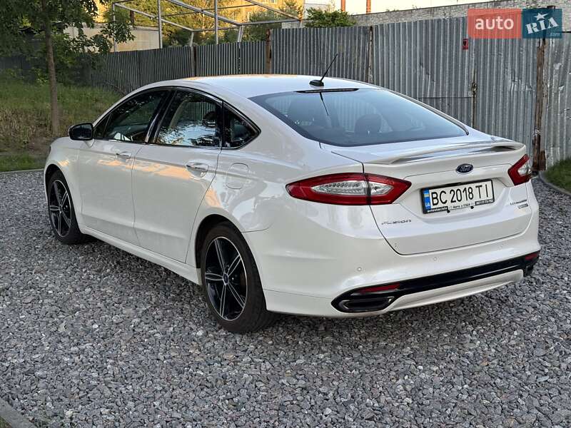 Седан Ford Fusion 2014 в Львові