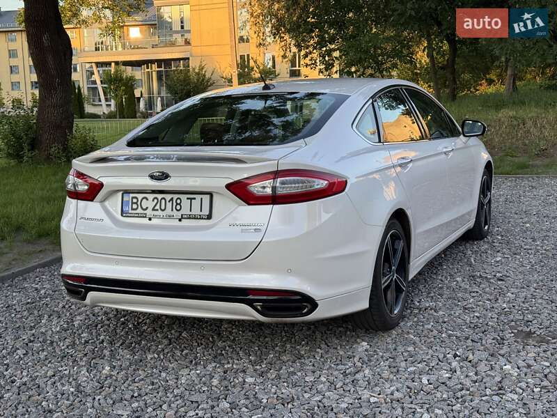 Седан Ford Fusion 2014 в Львові