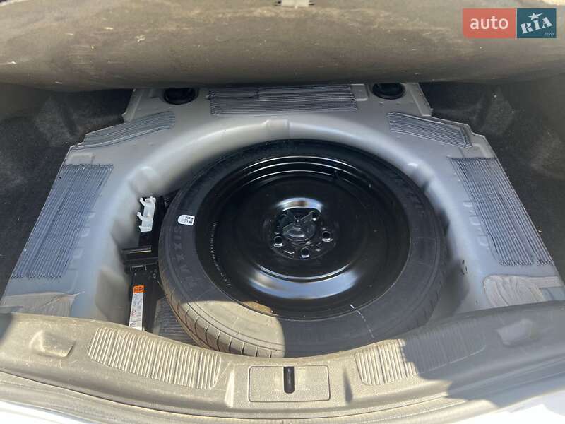 Седан Ford Fusion 2014 в Львові